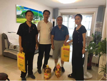  總公司退休黨支部開(kāi)展“八一”走訪(fǎng)慰問(wèn)活動(dòng)