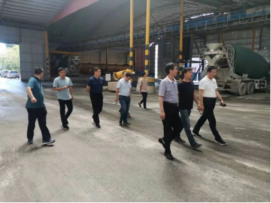 河南省信陽(yáng)市生態(tài)環(huán)境局考察組到總公司商混生產(chǎn)基地觀(guān)摩調研
